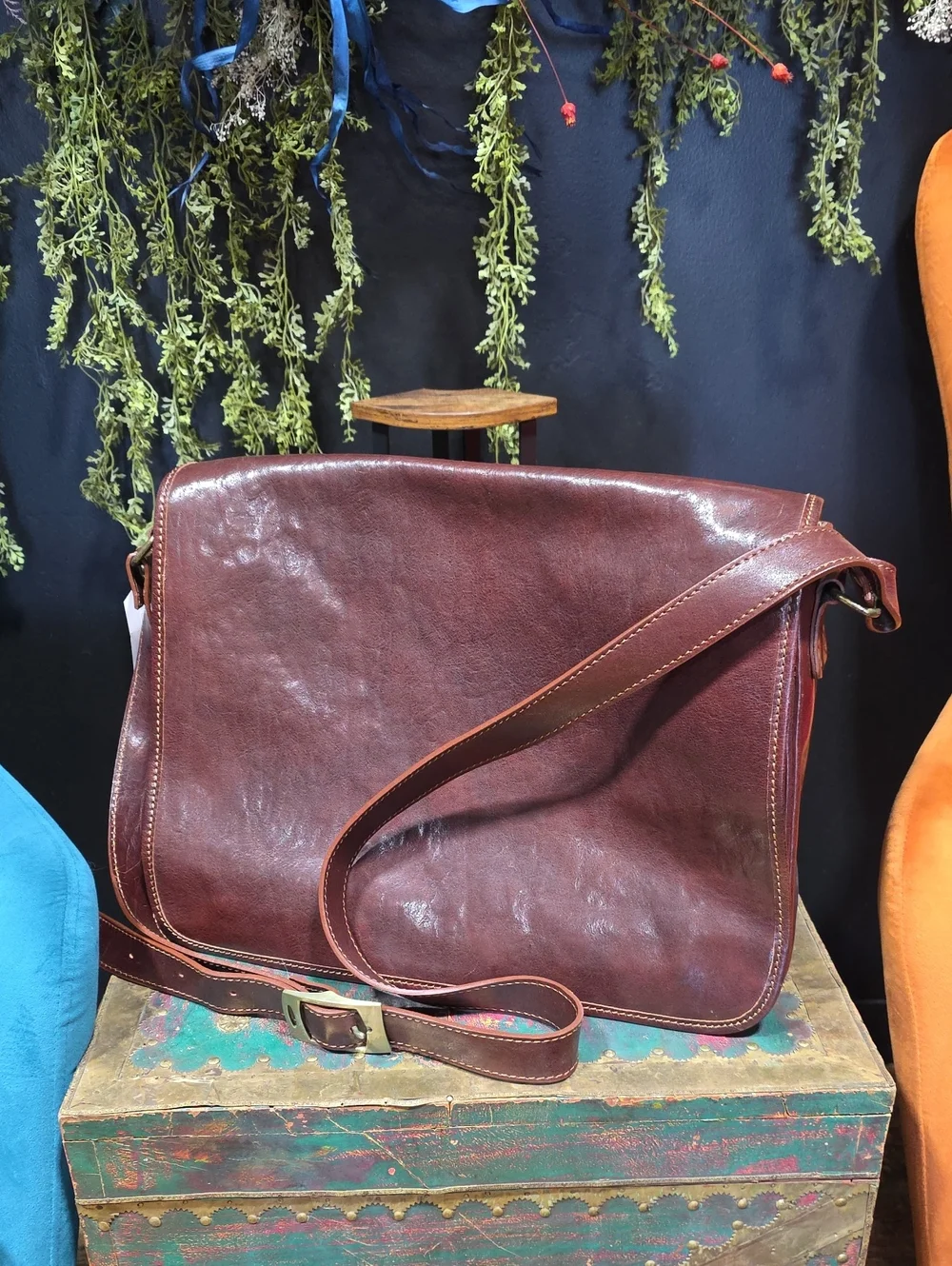 Men's Italian Brown Leather Messenger Bag - Classic Carryall